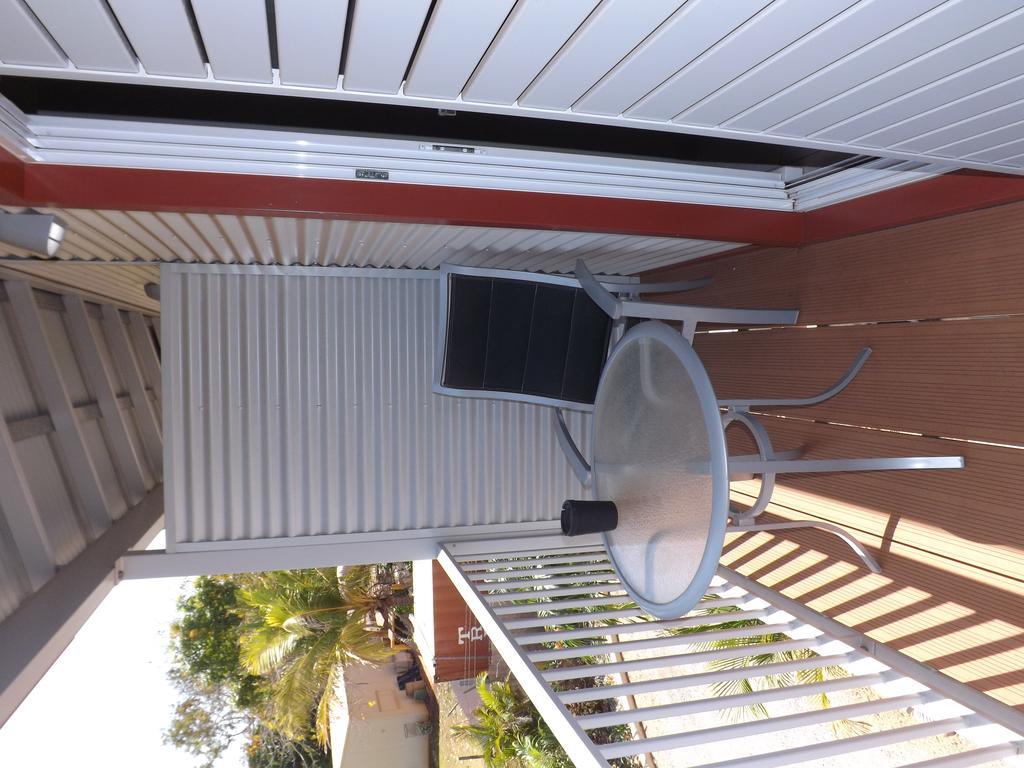 Self Contained 4*